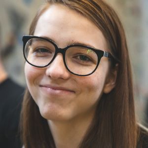 Headshot of Hayley Dearmond